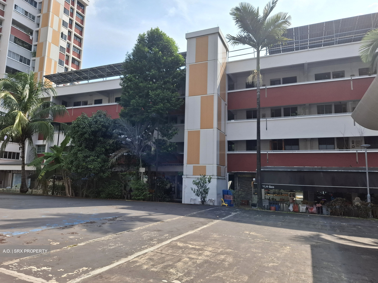 Hougang Street 22 (D19), Shop House #628543111